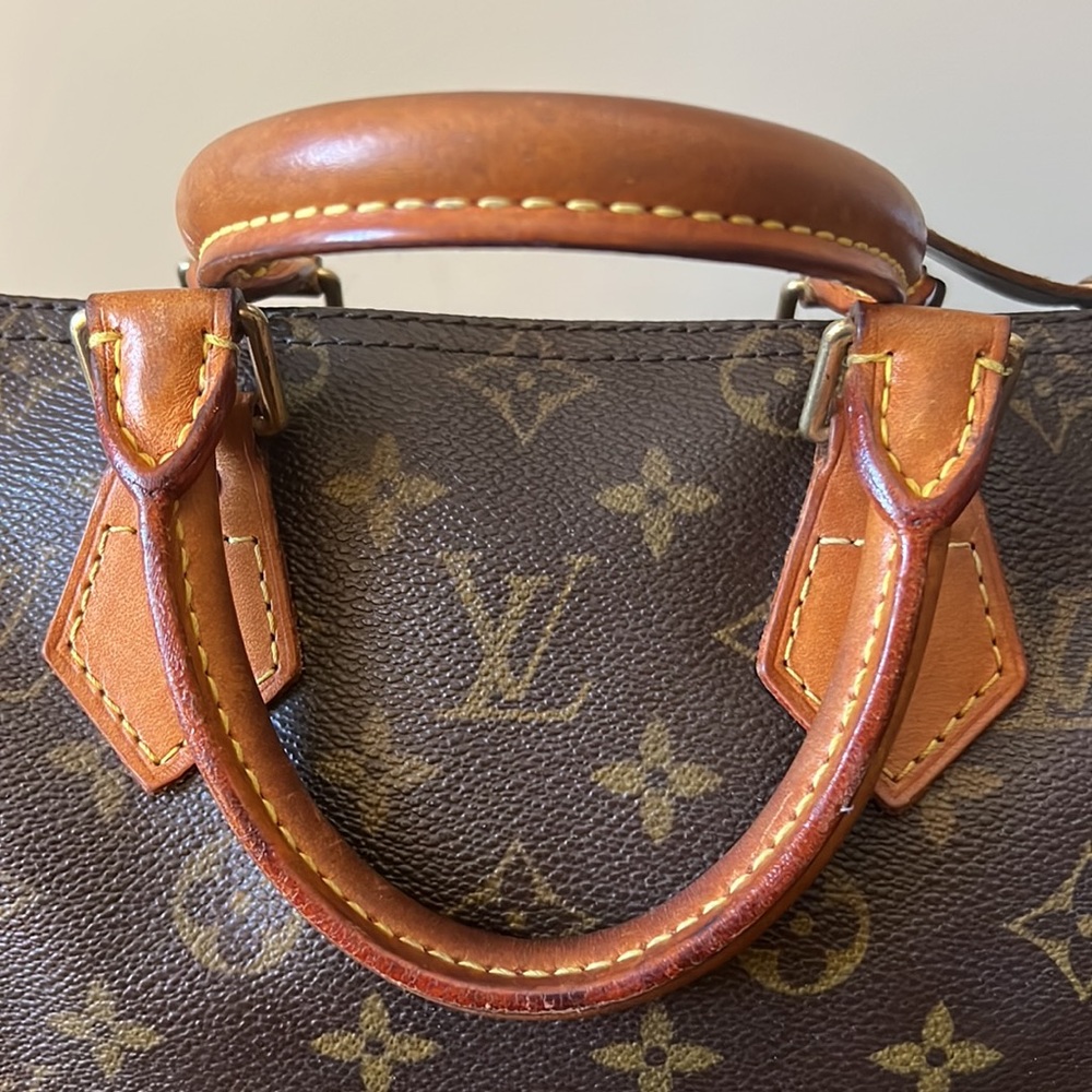 Authentic Lv - image 5